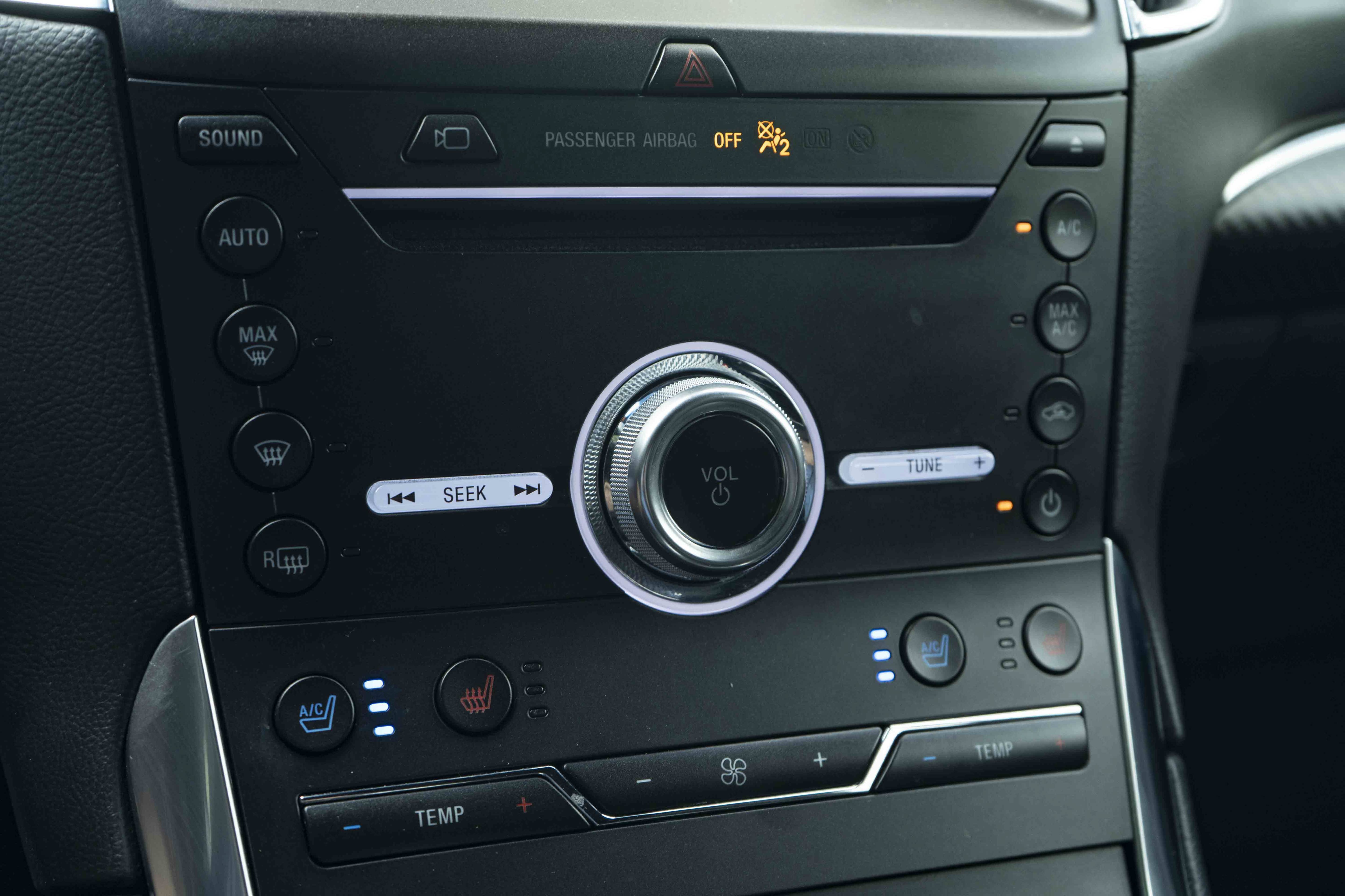 Used 2019 Ford Edge ST w/ Equipment Group 401A AWD/4WD image 32