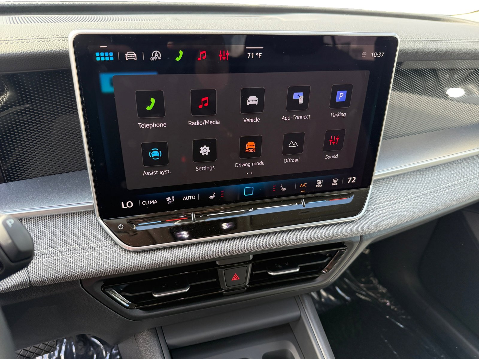 New 2026 Volkswagen Tiguan S AWD/4WD image 12