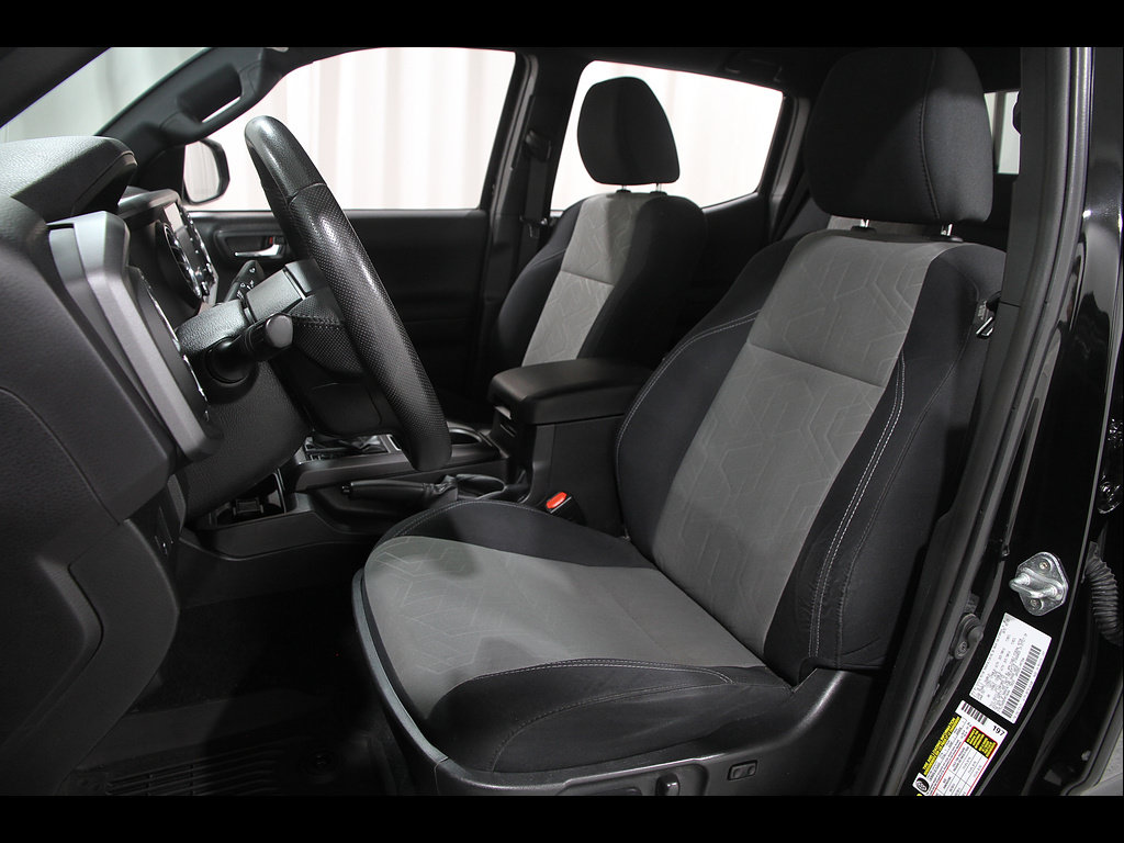 Used 2023 Toyota Tacoma TRD Off-Road AWD/4WD image 5