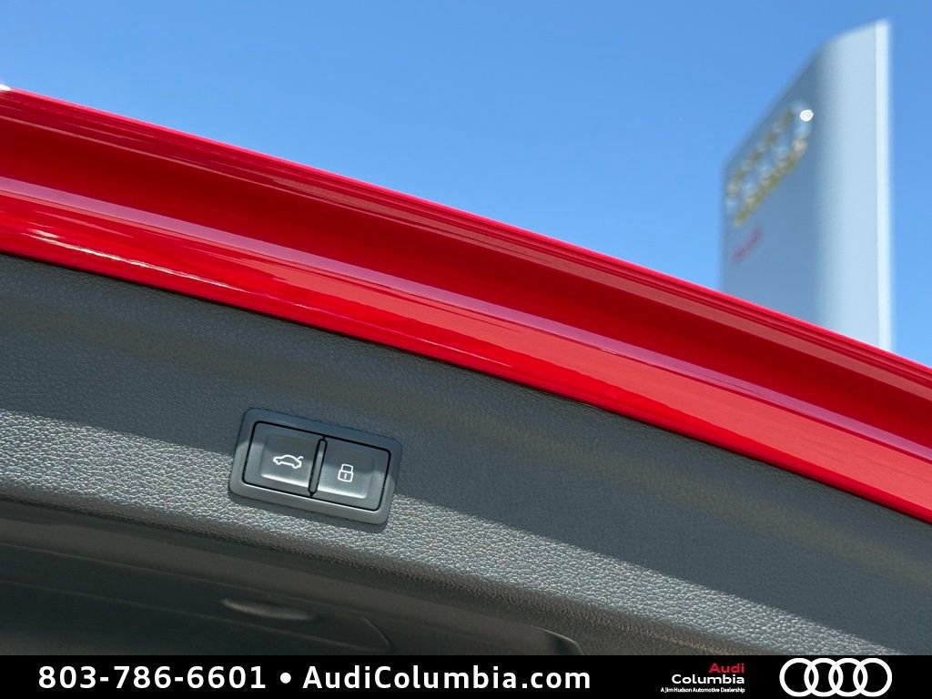 Used 2019 Audi Q3 2.0T Prestige w/ Prestige Package image 18