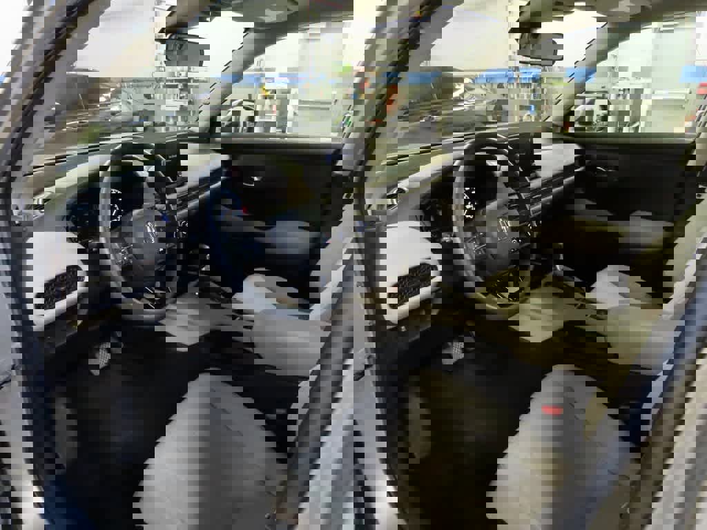 Certified 2023 Honda HR-V LX image 2