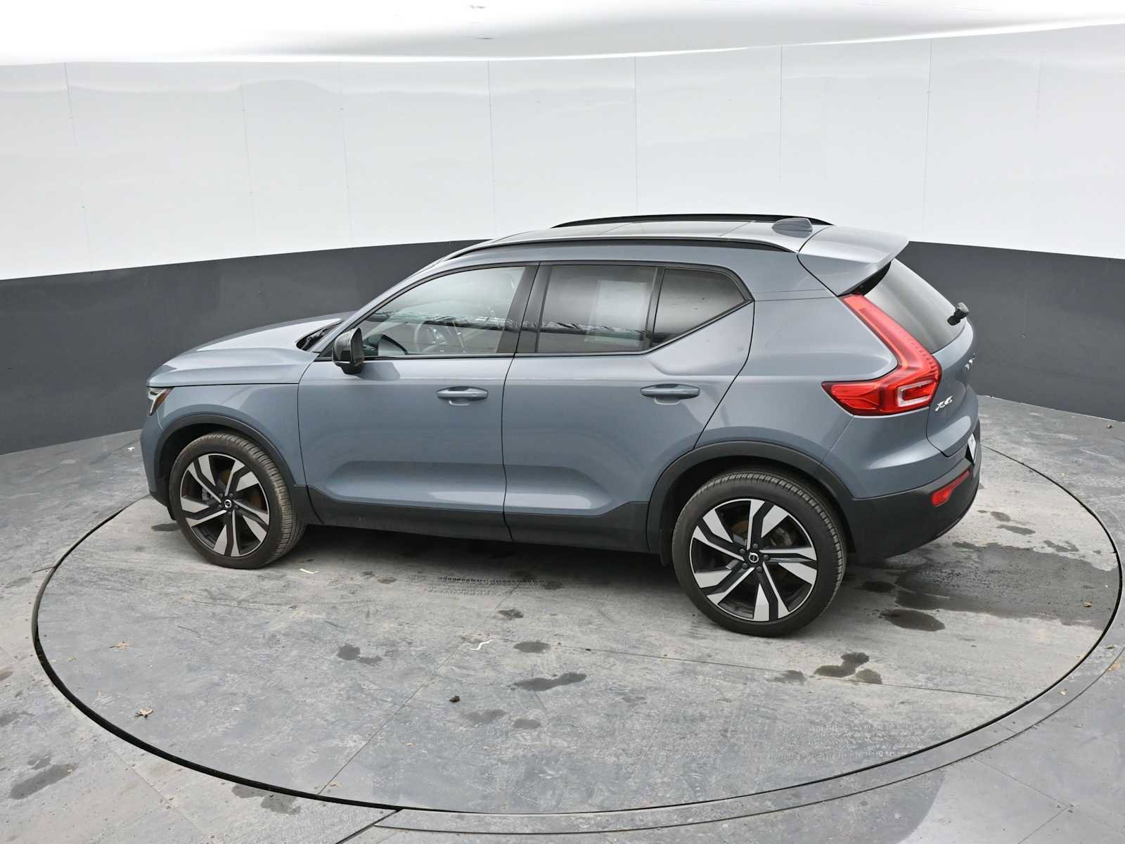 Used 2023 Volvo XC40 B5 Plus w/ Driver Assist Package image 13