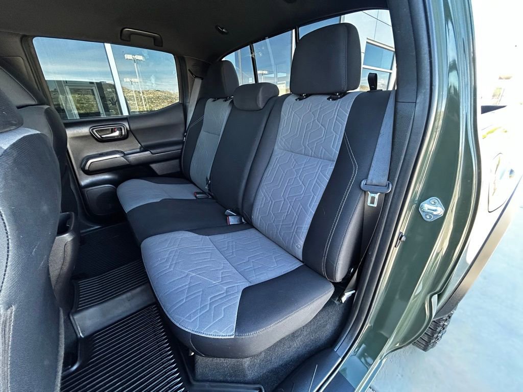 Used 2022 Toyota Tacoma TRD Off-Road w/ Technology Package image 32