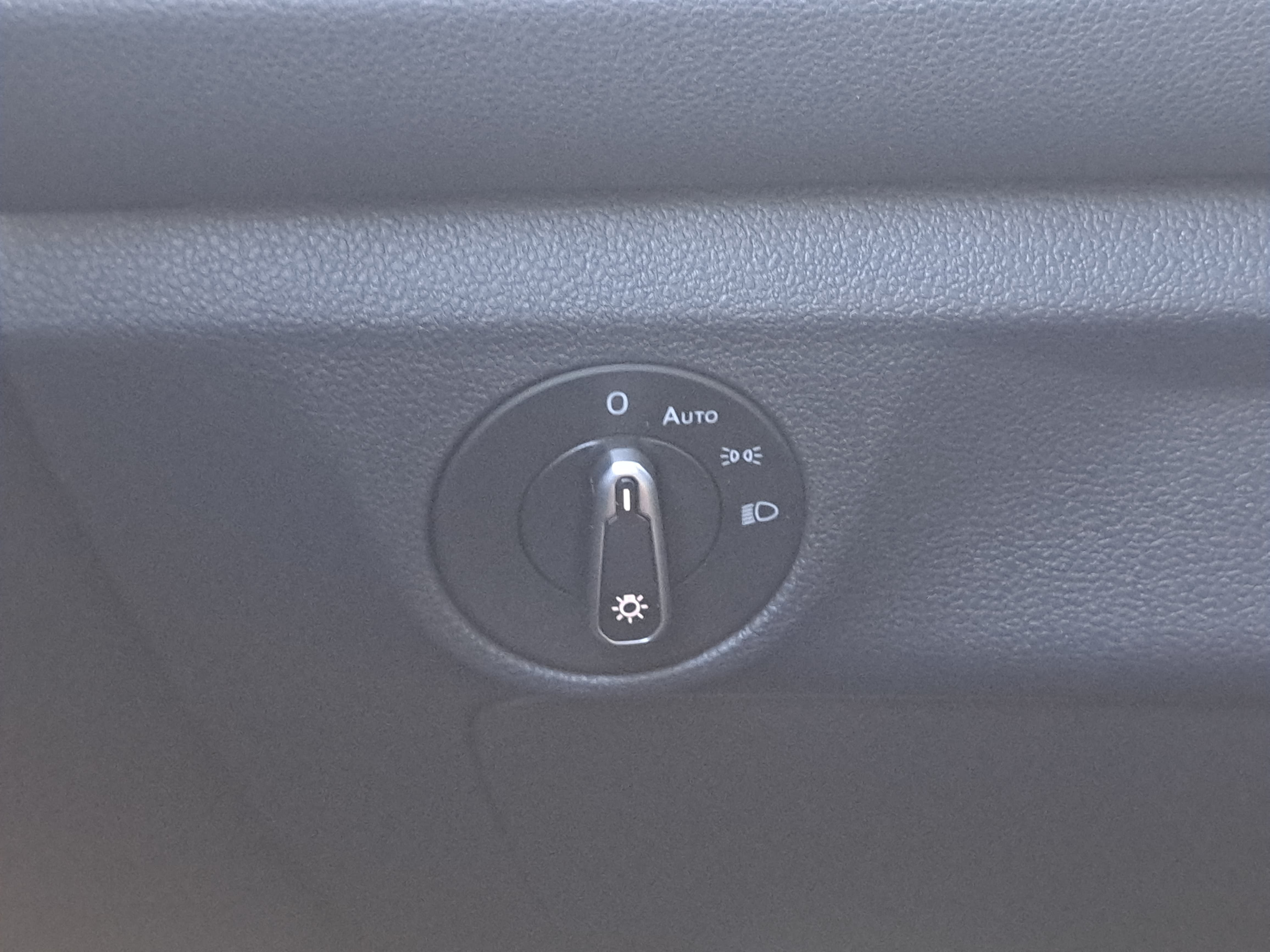 Certified 2025 Volkswagen Jetta Sport FWD image 26