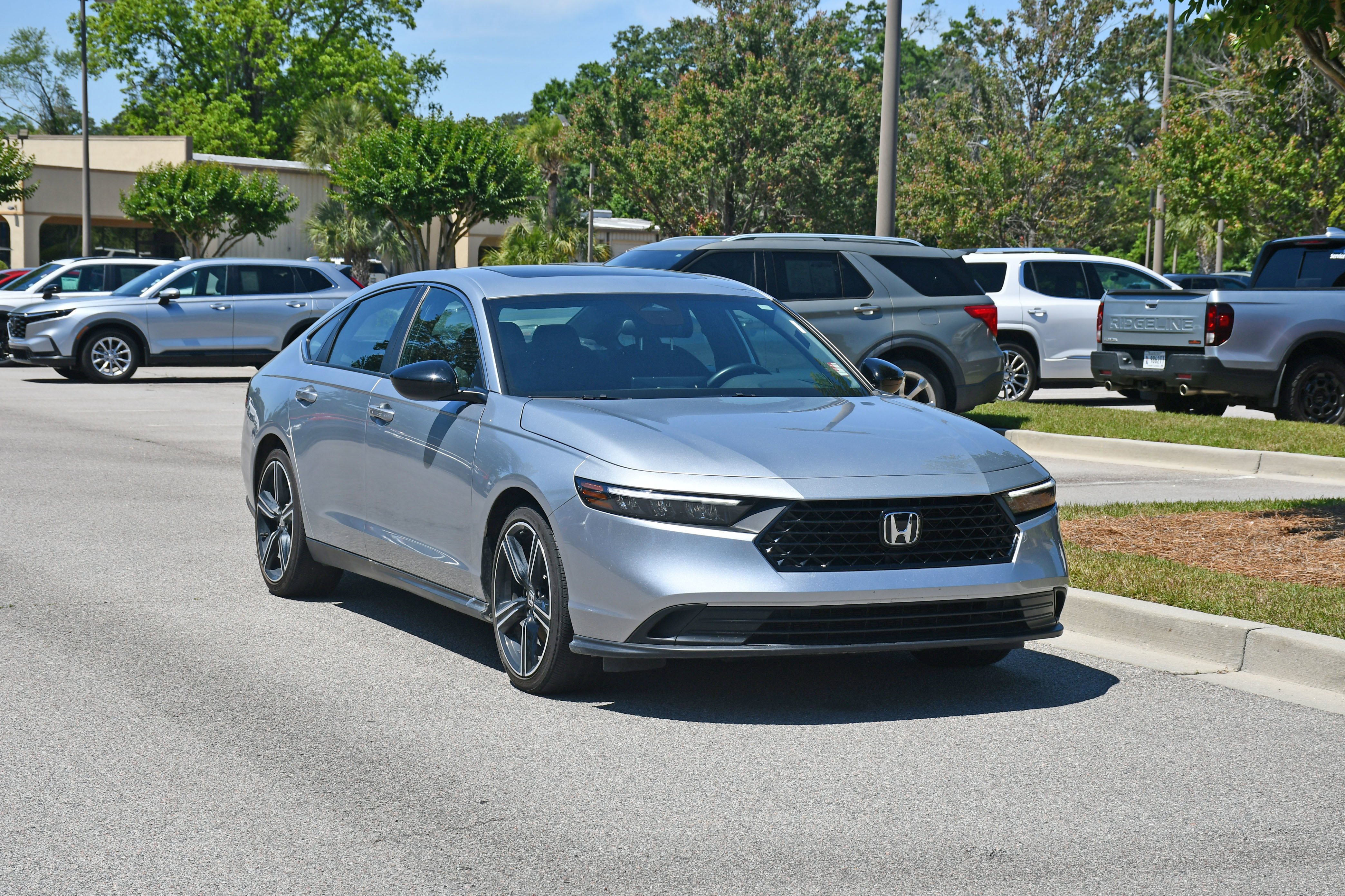 Used 2025 Honda Accord Sport image 6