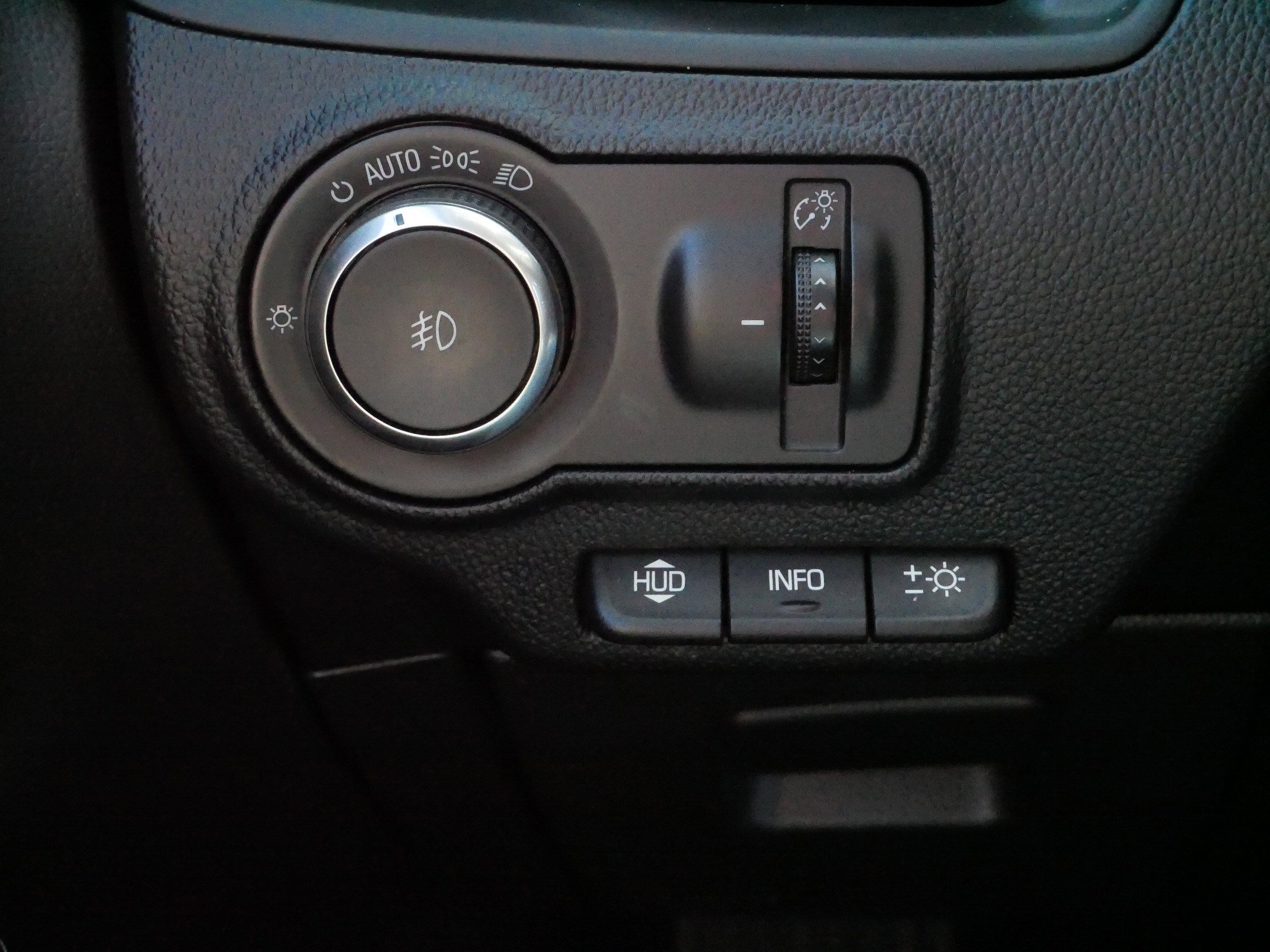 Used 2019 Buick Envision Premium w/ Driver Confidence Package image 26