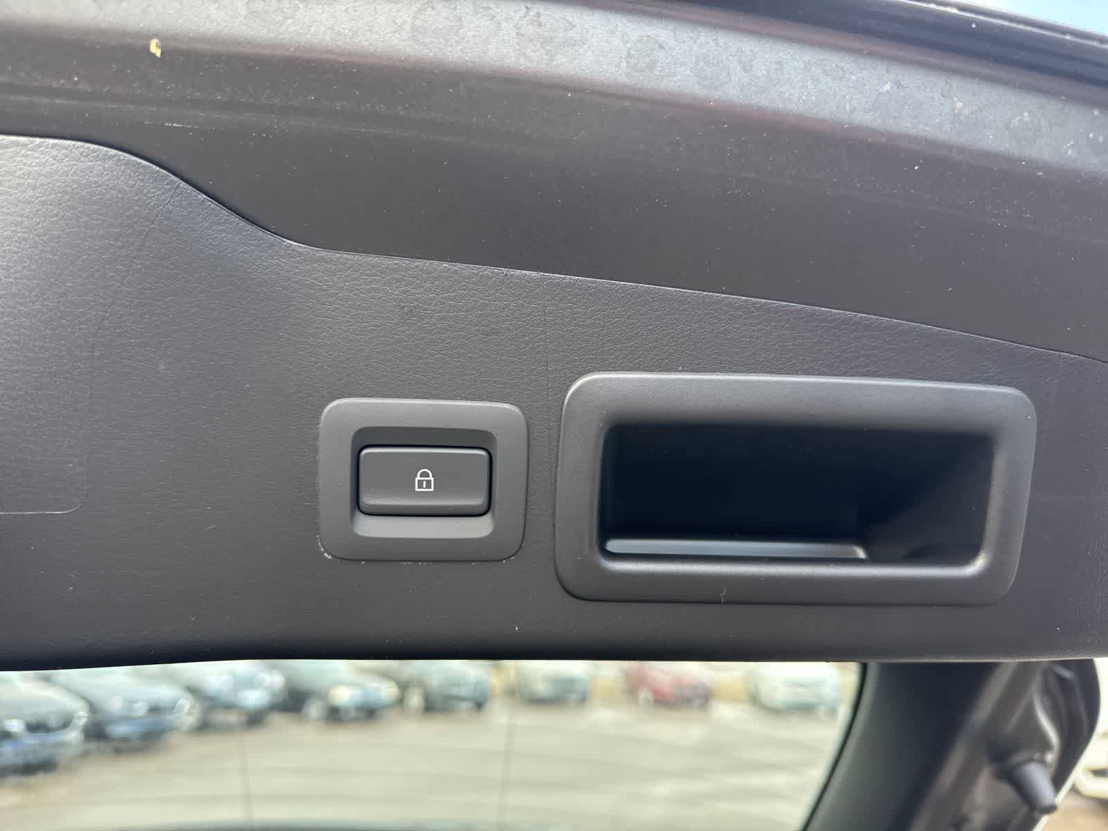 Used 2023 MAZDA MAZDA3 s image 23