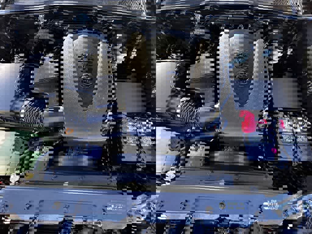 Used 2017 Toyota Tacoma TRD Sport w/ Tow Package image 9