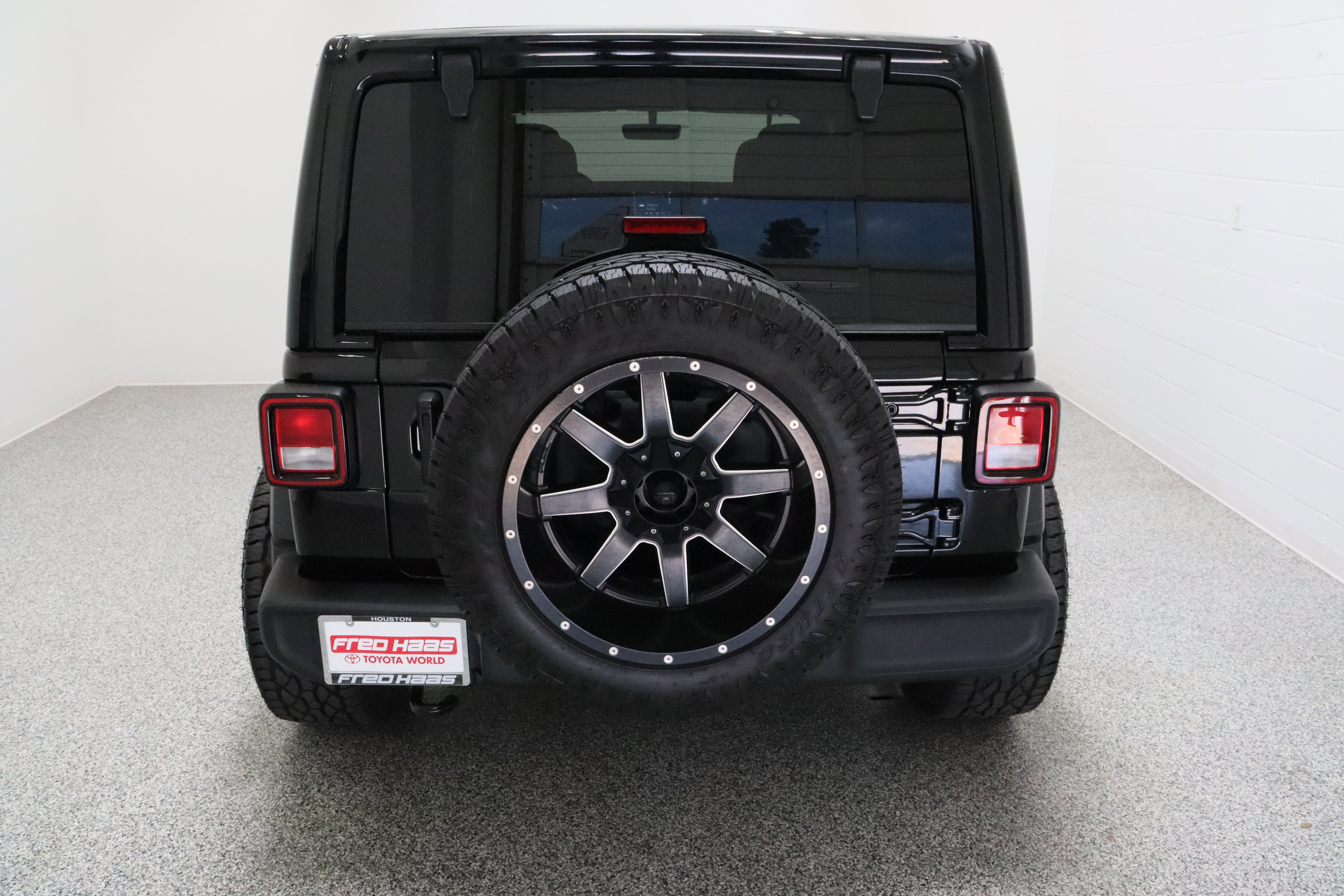 Used 2021 Jeep Wrangler Unlimited Sport w/ Sun And Sound Package AWD/4WD image 8