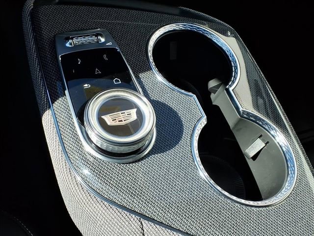 New 2026 Cadillac Optiq Luxury 2 image 11