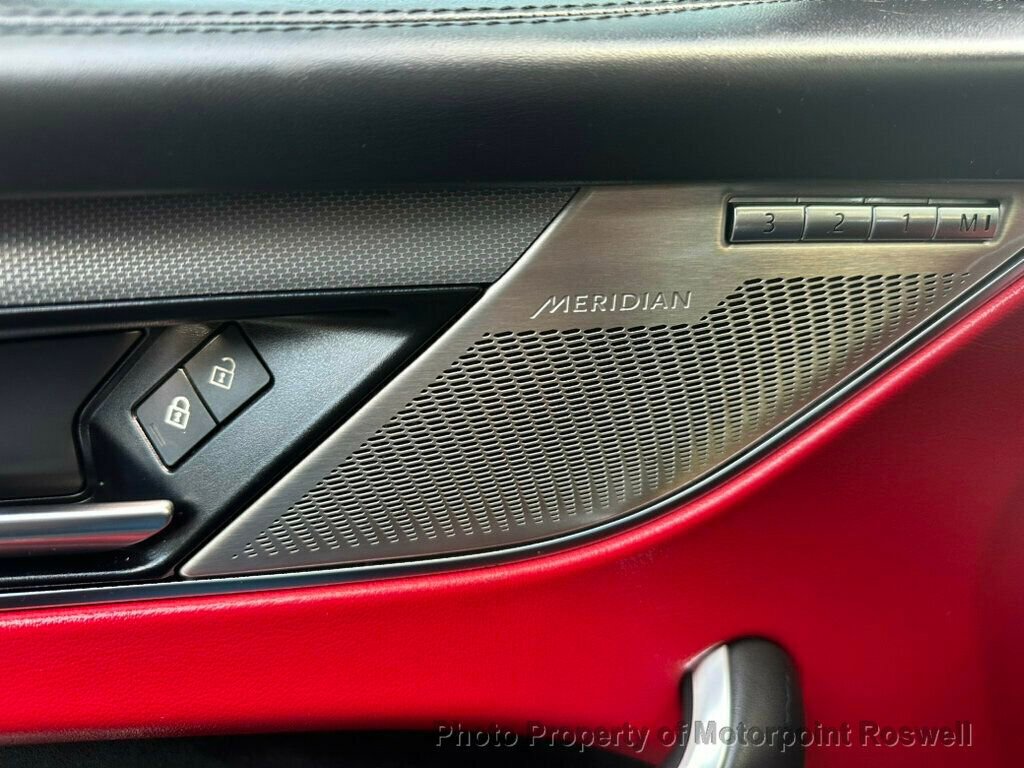 Used 2022 Jaguar F-PACE SVR image 24