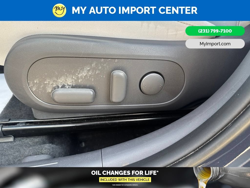 Used 2025 Hyundai Kona SEL AWD/4WD image 12