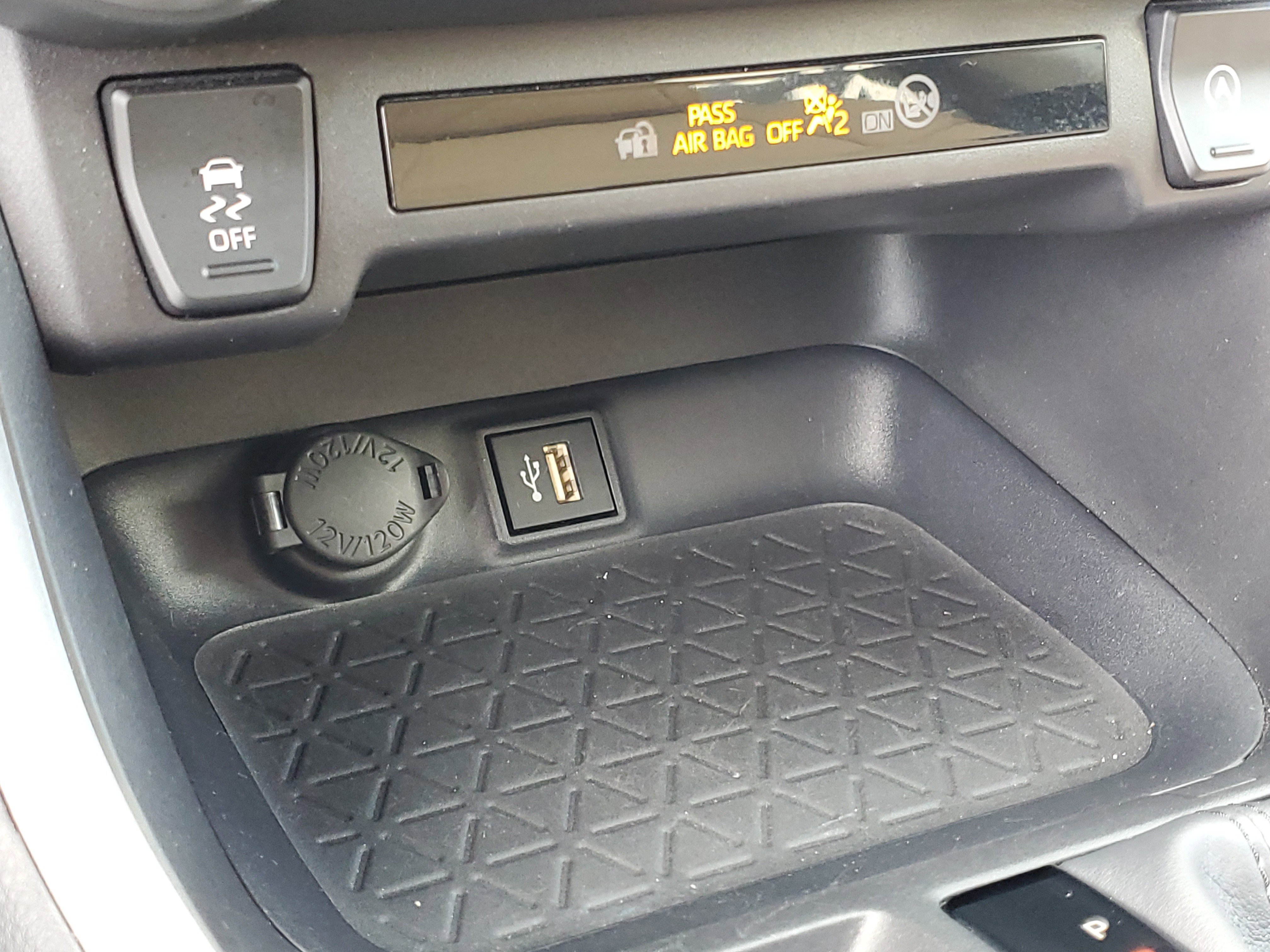 Used 2025 Toyota RAV4 XLE Premium image 29