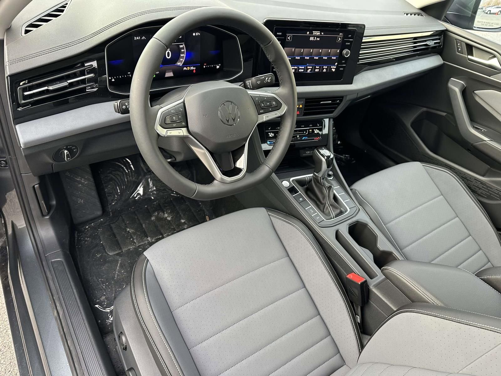 New 2026 Volkswagen Jetta SE image 10