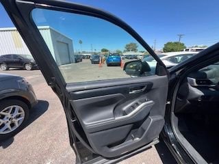 Used 2025 Toyota Highlander XSE image 11