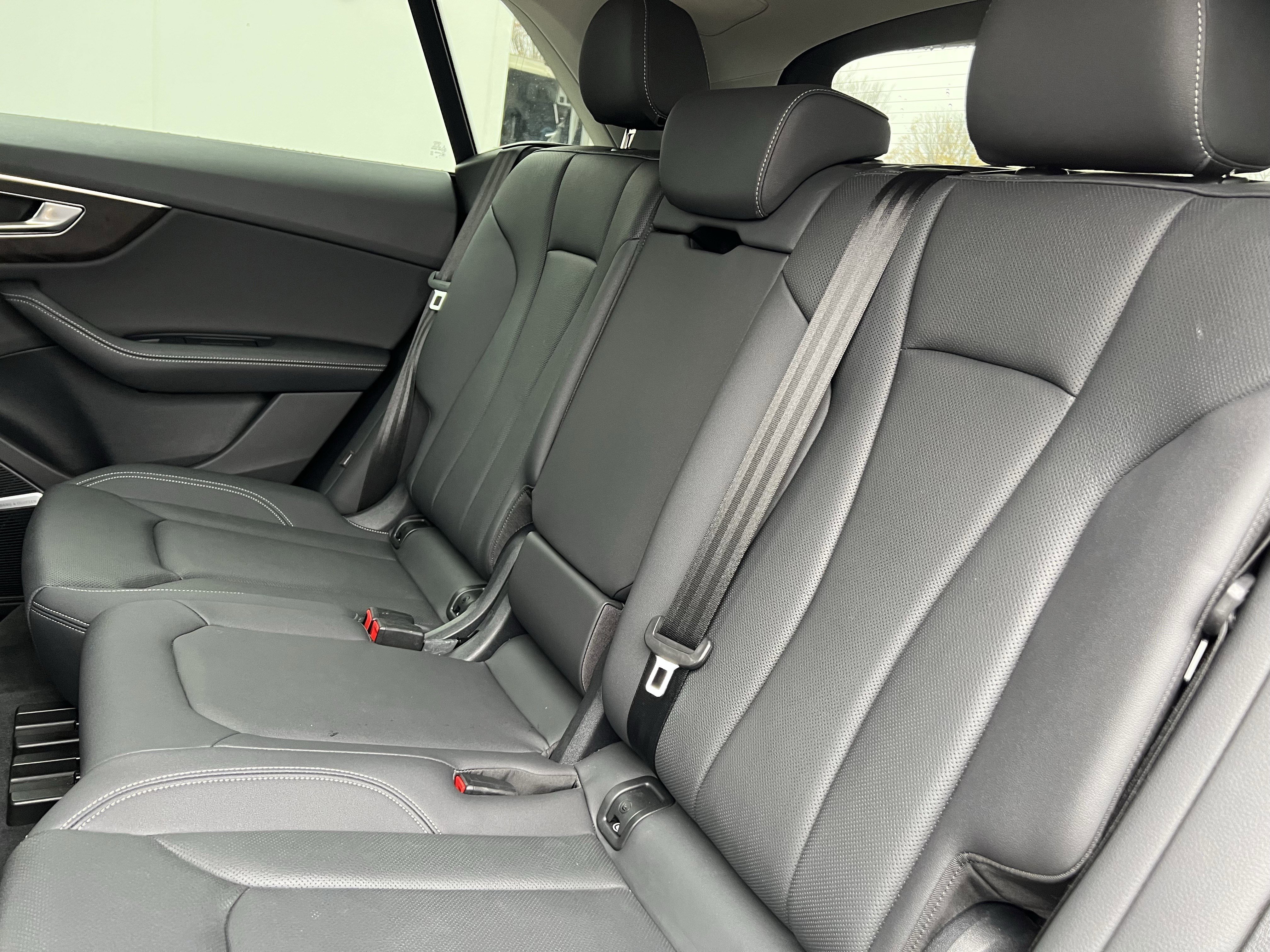 Used 2023 Audi Q8 Premium Plus image 34