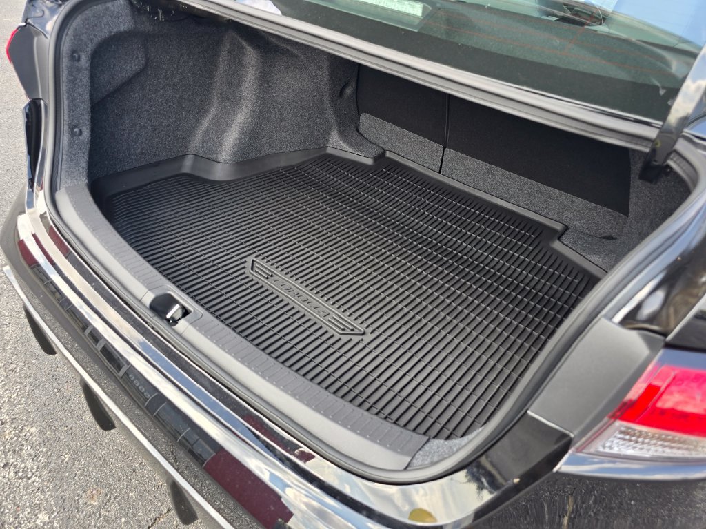 New 2026 Toyota Corolla SE w/ SE Package FWD image 17