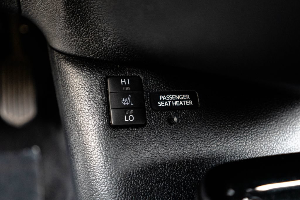Used 2018 Toyota Prius Prime Premium FWD image 27