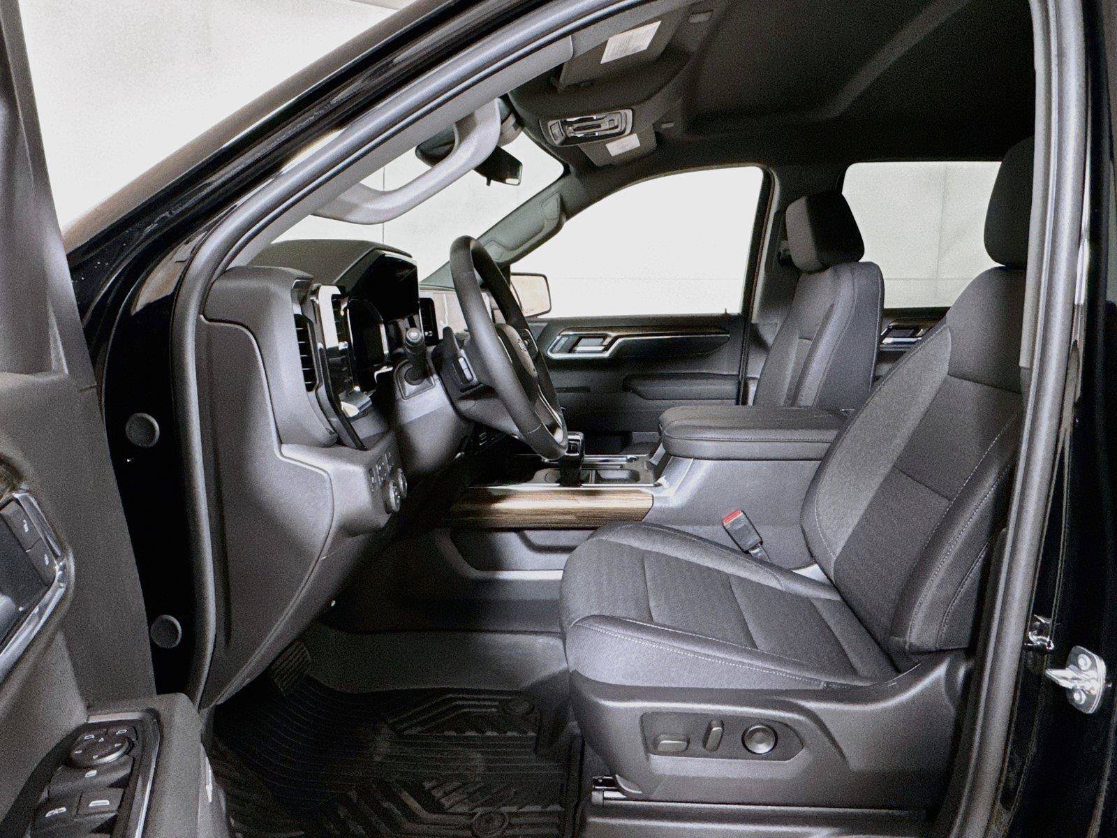 New 2026 Chevrolet Silverado 1500 LT Trail Boss w/ Convenience Package II AWD/4WD image 12