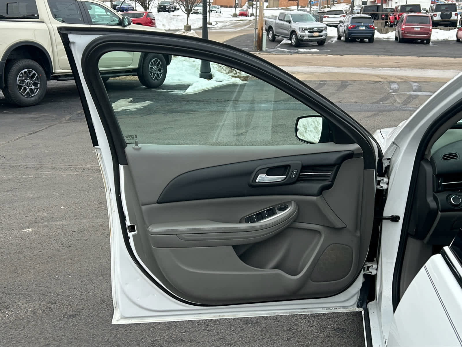 Used 2015 Chevrolet Malibu LS FWD image 14