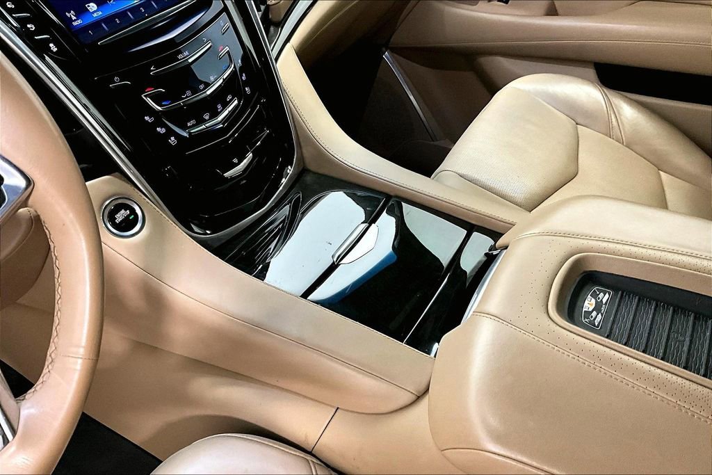 Used 2020 Cadillac Escalade Platinum image 14