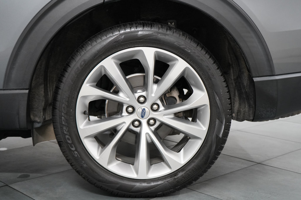 Used 2021 Ford Explorer Platinum w/ Equipment Group 601A AWD/4WD image 38