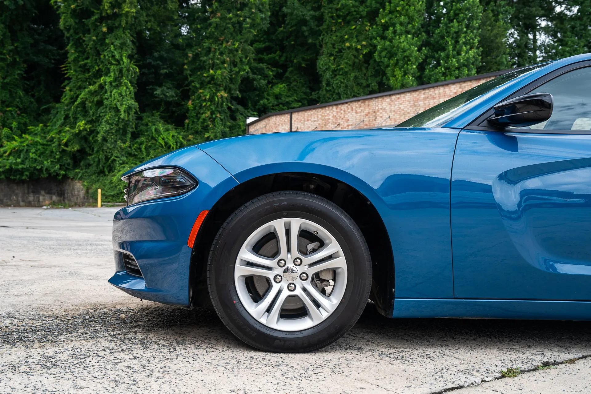 Used 2023 Dodge Charger SXT RWD image 3