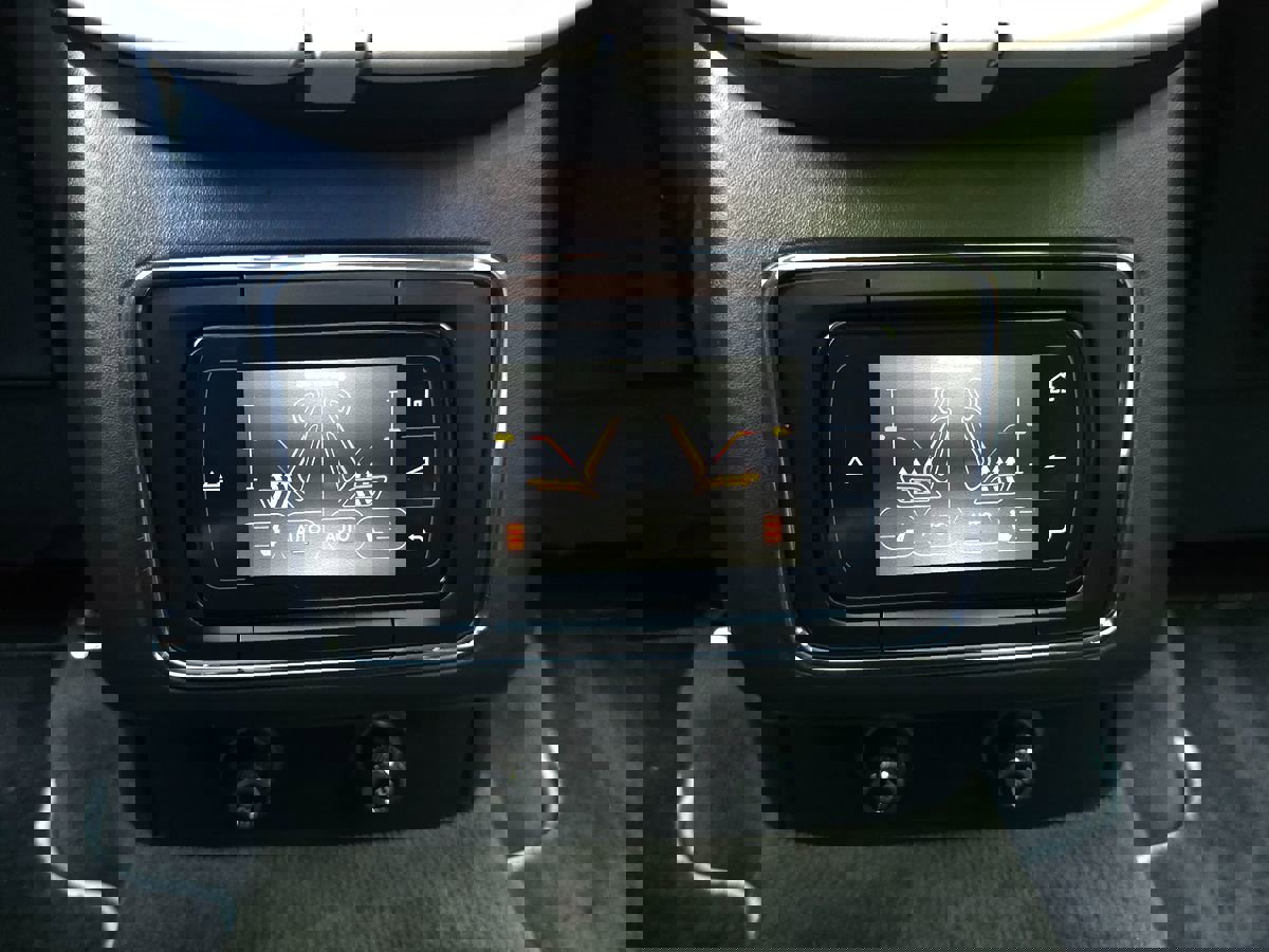 Used 2020 Bentley Bentayga Design Series image 22