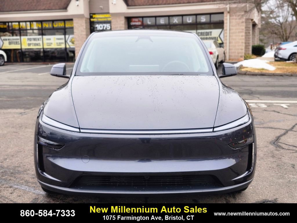 Used 2026 Tesla Model Y Long Range image 8