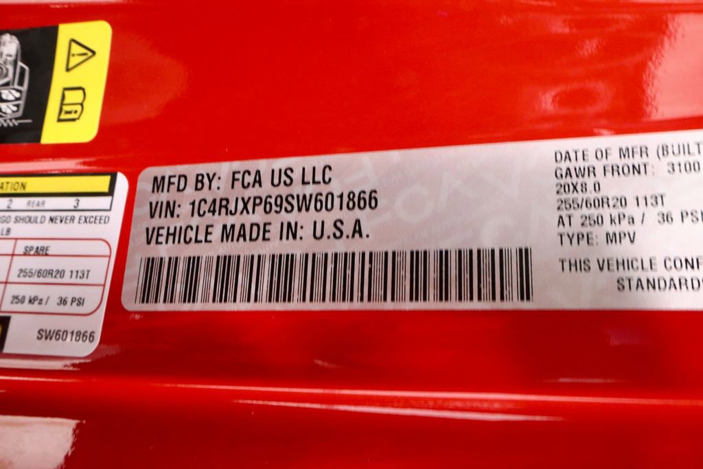 Used 2025 Jeep Wrangler Unlimited Sahara image 30