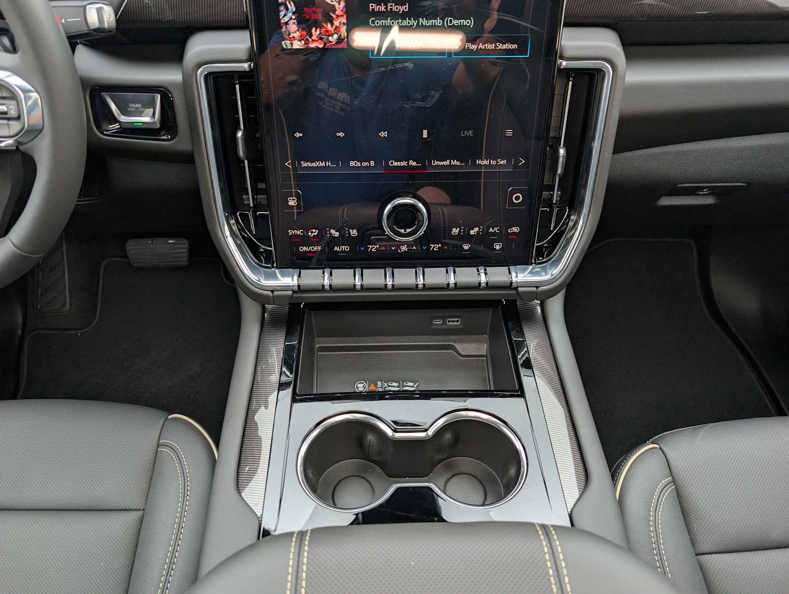 New 2026 GMC Yukon Elevation w/ LPO, Elevation Black Package AWD/4WD image 14