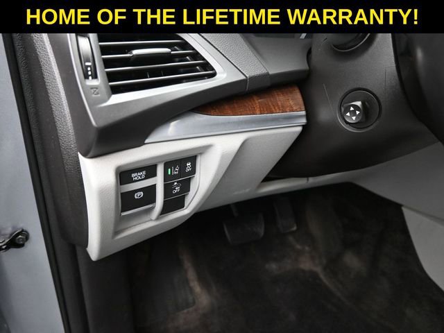 Used 2017 Acura MDX SH-AWD w/ Technology Package image 16