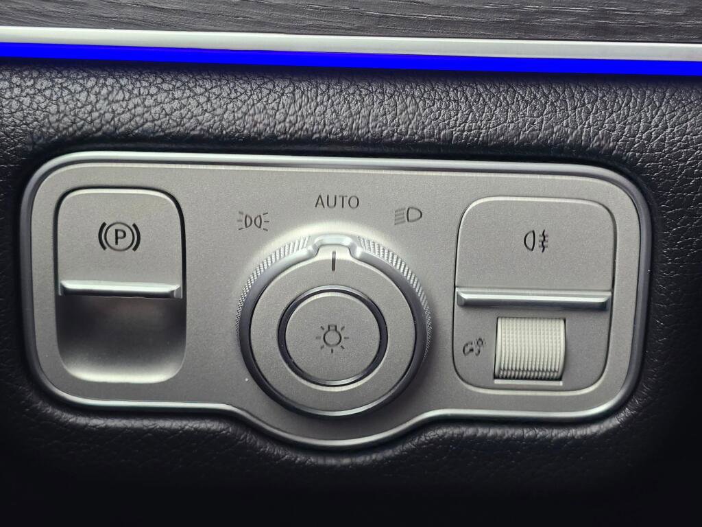 Used 2025 Mercedes-Benz GLE 450e 4MATIC image 37