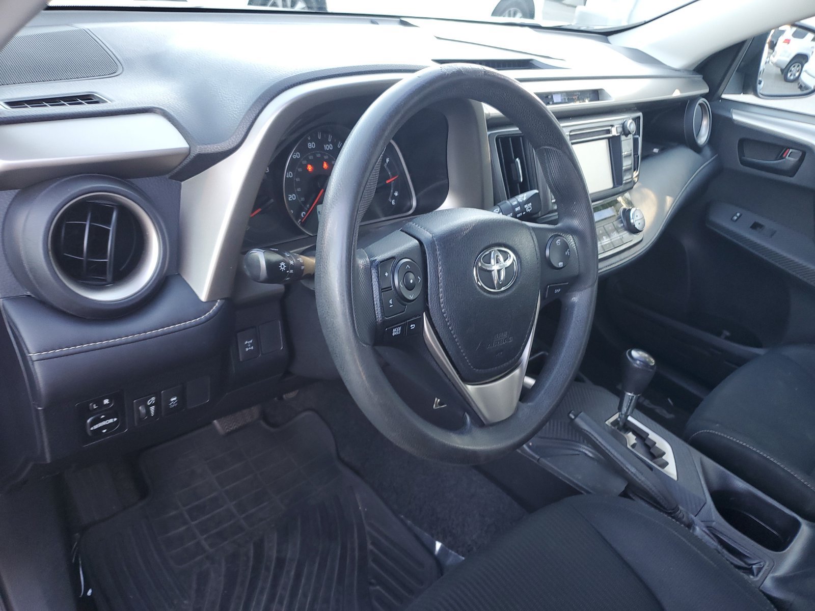 Used 2013 Toyota RAV4 XLE AWD/4WD image 20