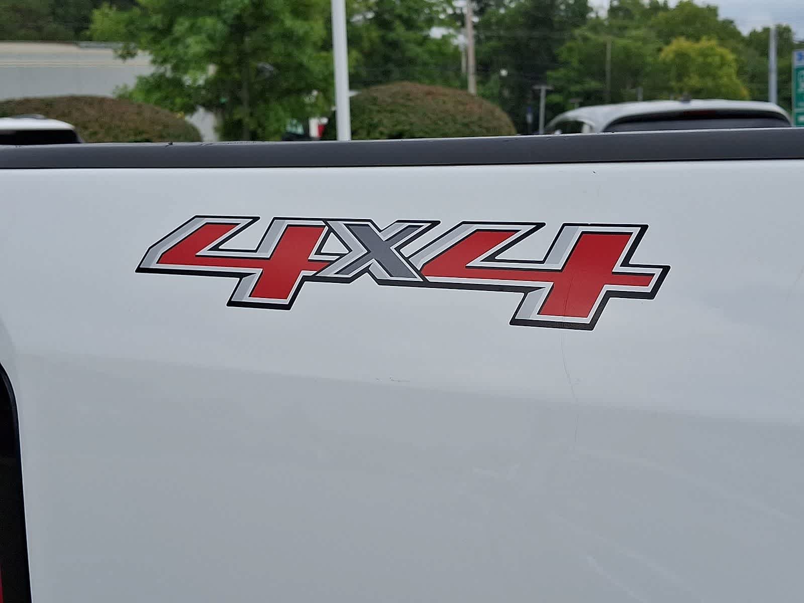 Used 2019 Chevrolet Colorado LT w/ Colorado RST Special Edition AWD/4WD image 32