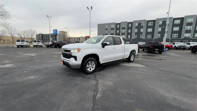 Used 2024 Chevrolet Silverado 1500 LT image 4