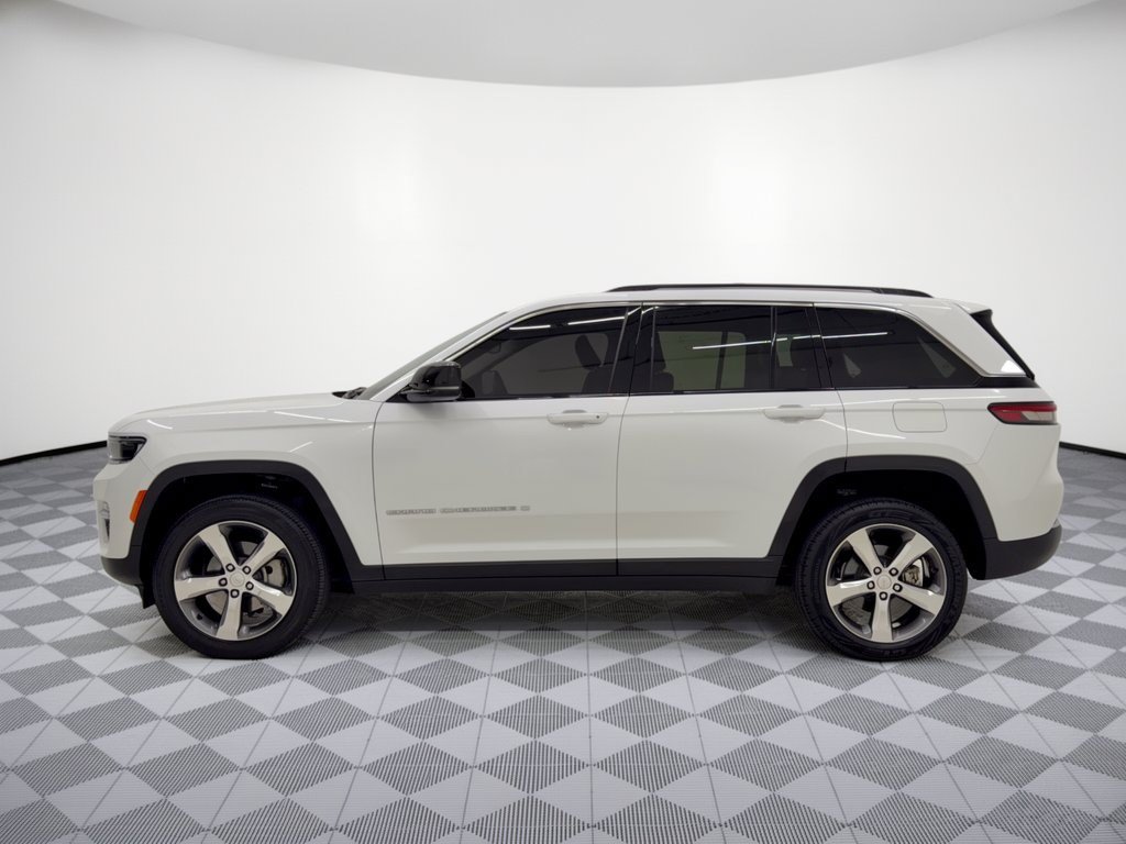 Used 2022 Jeep Grand Cherokee Limited RWD image 2