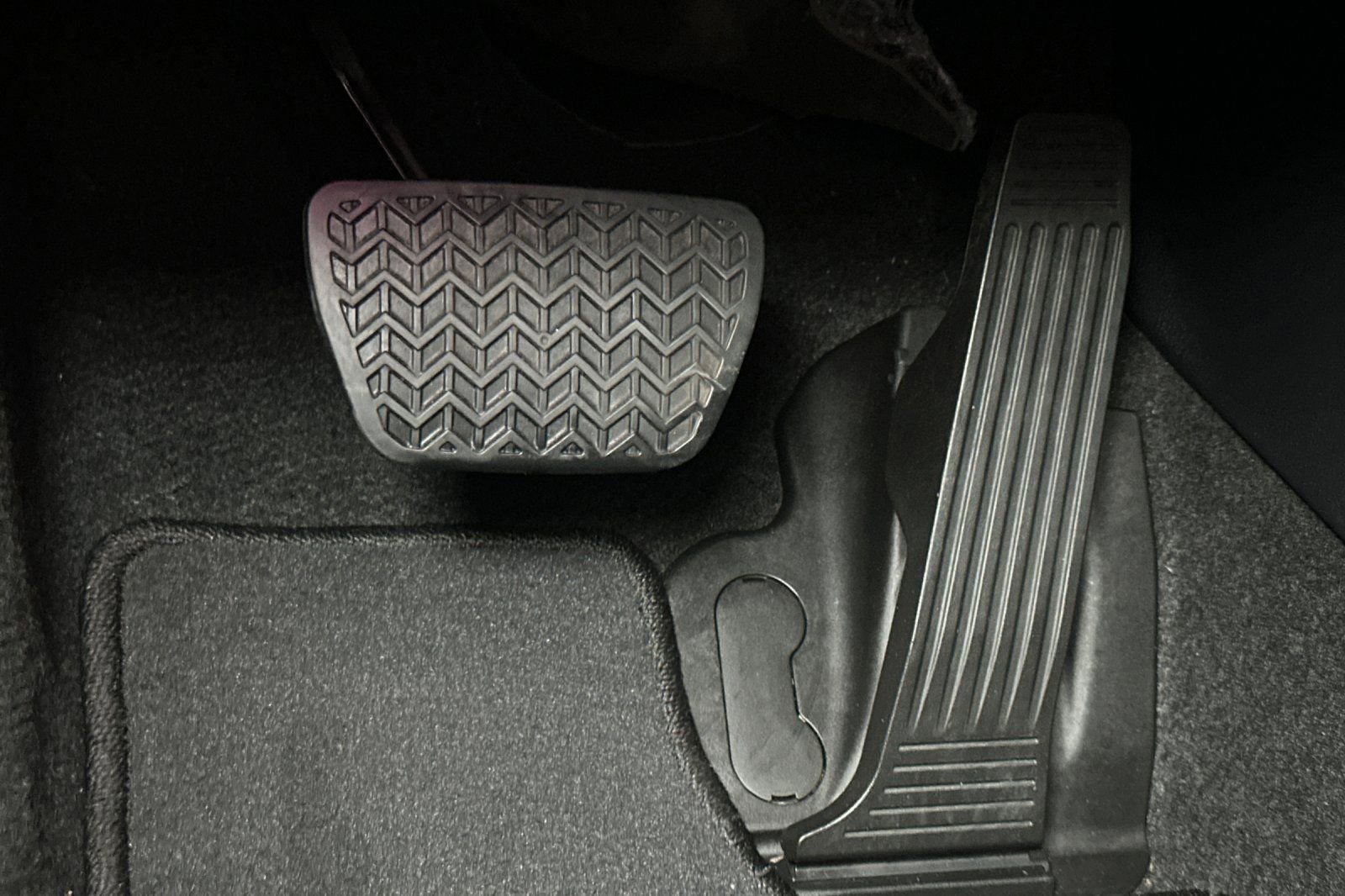 Used 2023 Lexus RX 350 w/ Cold Area Package image 45