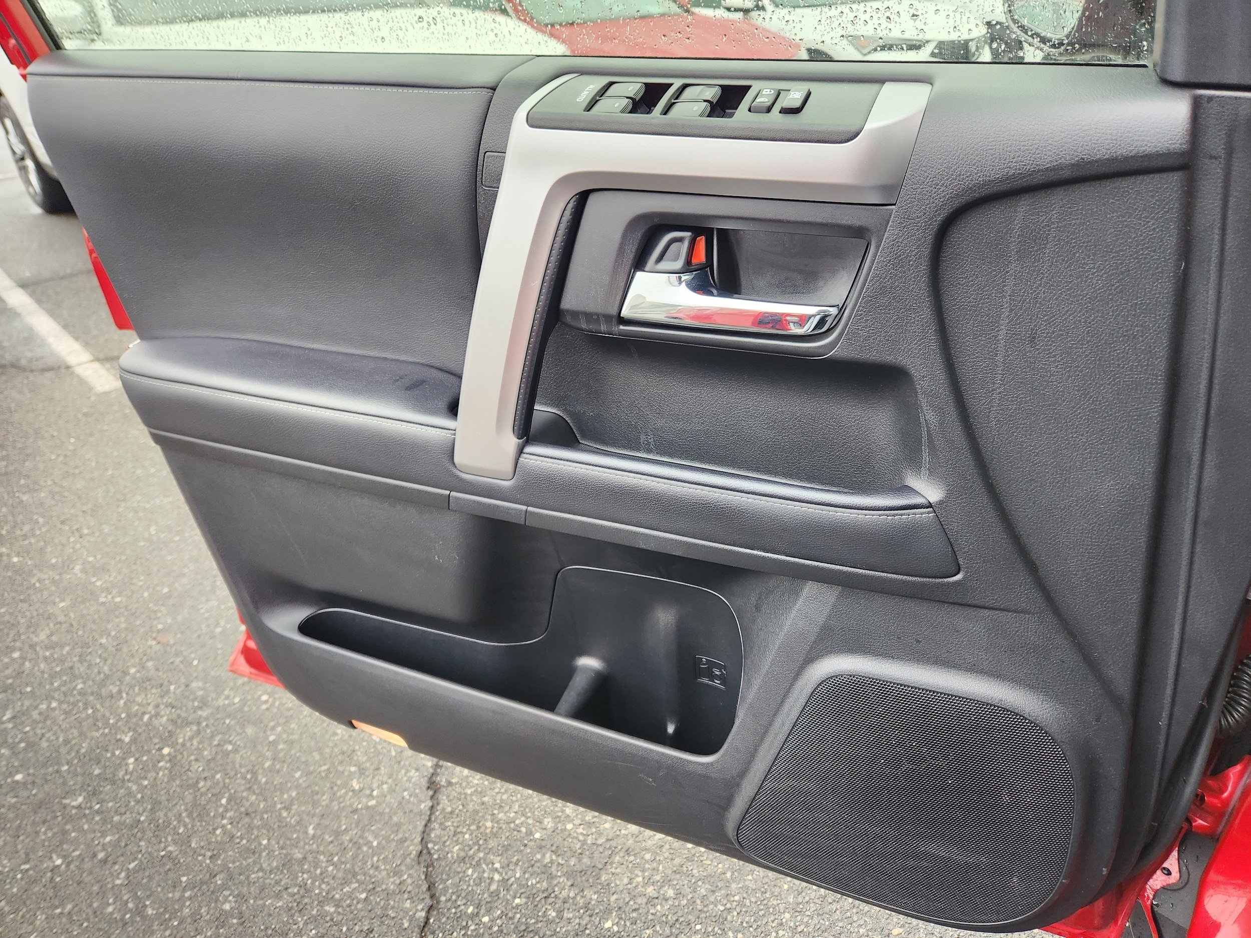 Used 2024 Toyota 4Runner SR5 AWD/4WD image 23