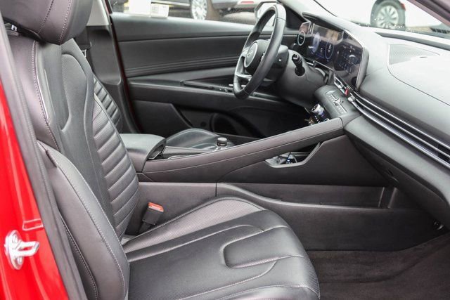 Used 2024 Hyundai Elantra Limited image 15