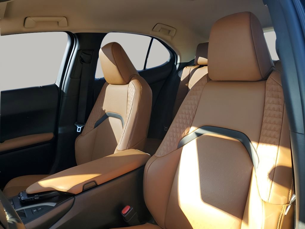 Used 2021 Lexus UX 250h AWD/4WD image 31
