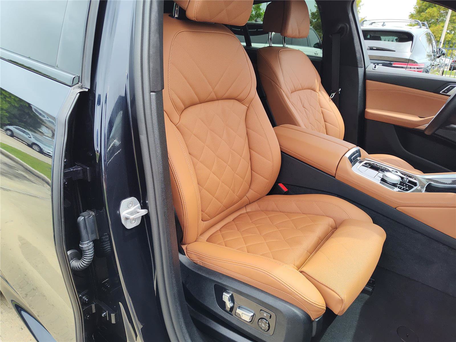 Used 2026 BMW X6 M60i AWD/4WD image 23