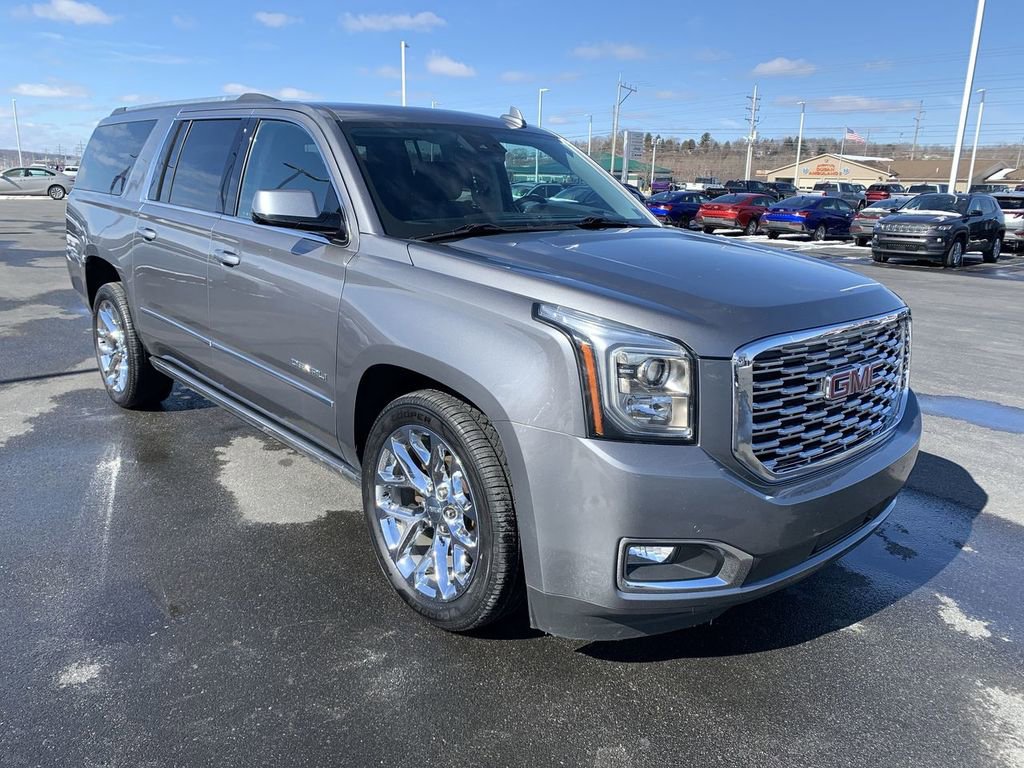 Used 2020 GMC Yukon XL Denali w/ Denali Premium Package image 2