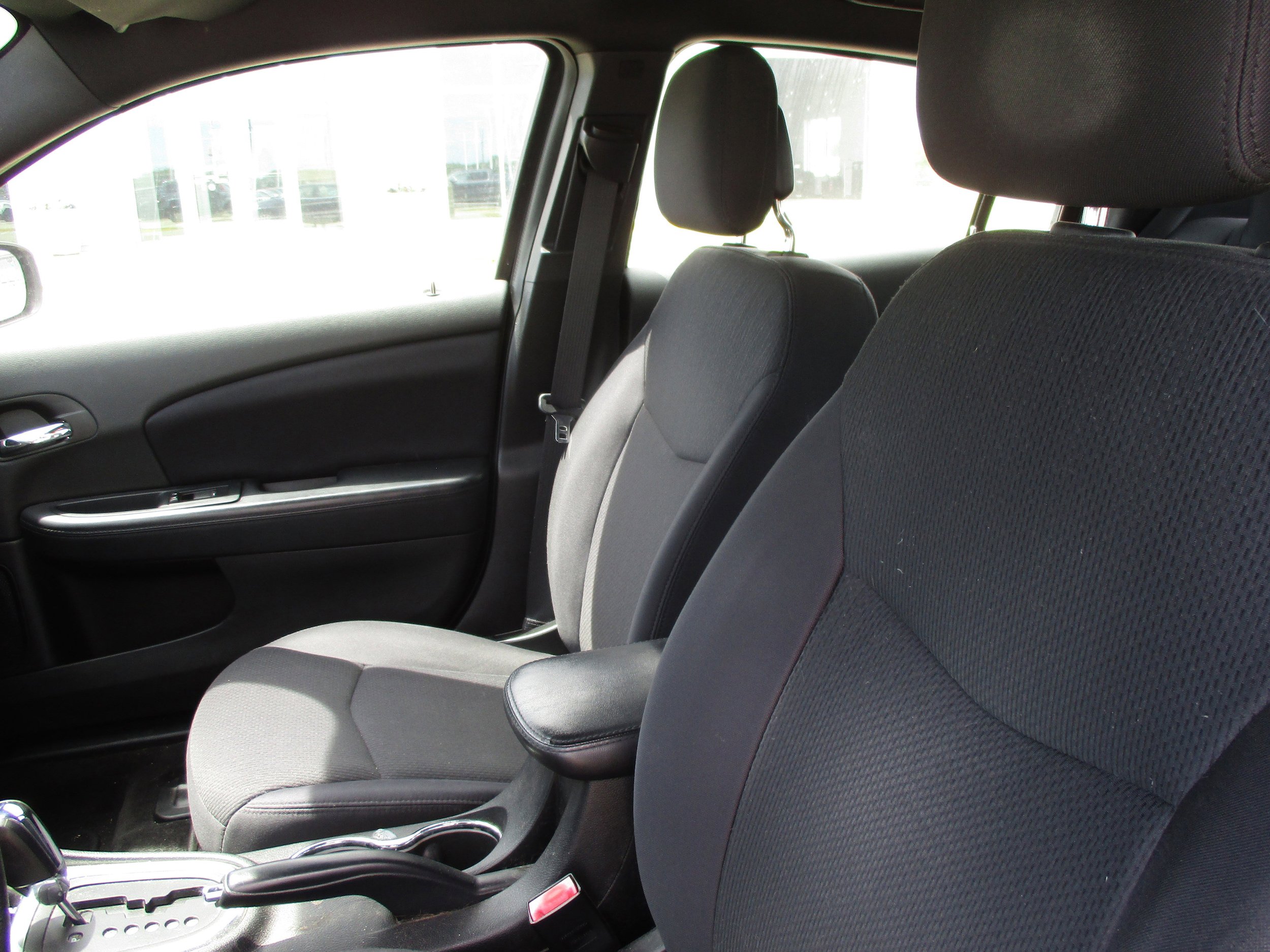 Used 2014 Chrysler 200 LX FWD image 13