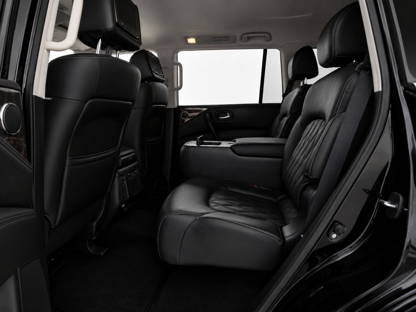 Used 2023 Nissan Armada Platinum w/ Captain's Chairs Package AWD/4WD image 9