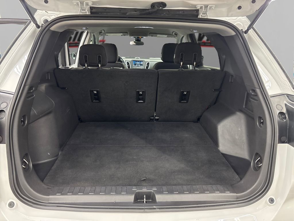 Used 2019 Chevrolet Equinox LT w/ LPO, Cargo Package image 11