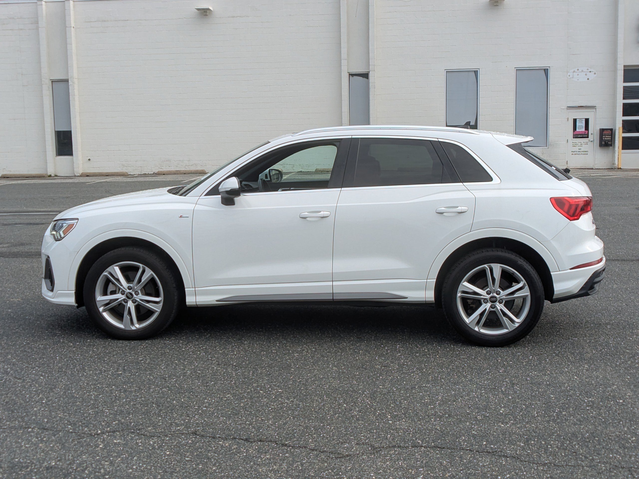 Used 2023 Audi Q3 2.0T Premium AWD/4WD image 5