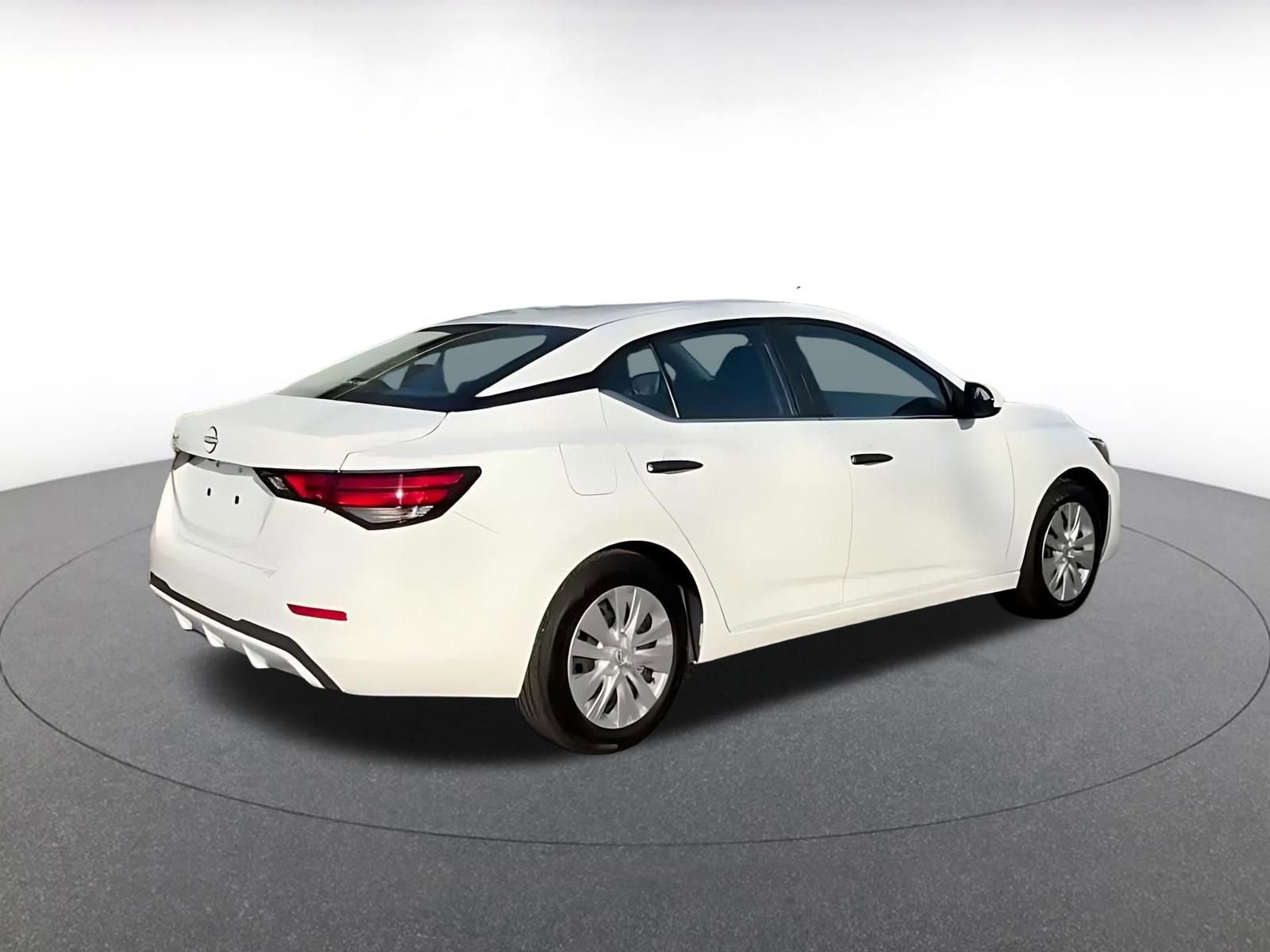 Used 2025 Nissan Sentra S FWD image 11