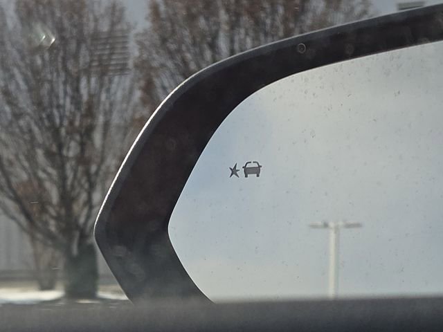 New 2026 Chevrolet Equinox EV LT image 16