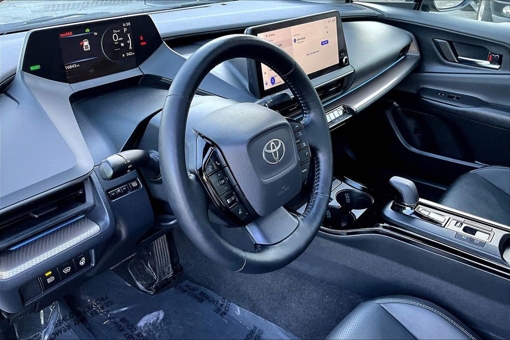 Used 2024 Toyota Prius XLE image 17